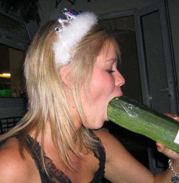 Amateur Babes with Huge Stretched Mouths - Explicit Porn Photos