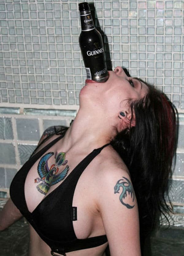 Amateur Babes with Huge Stretched Mouths - Explicit Porn Photos