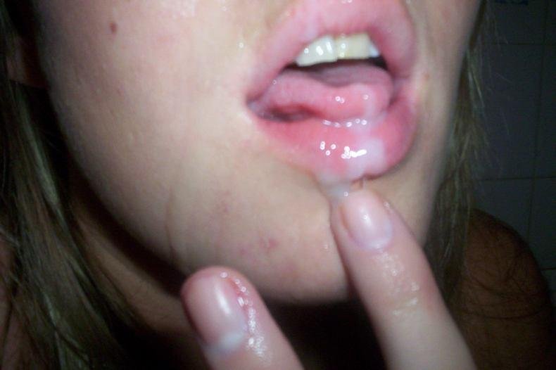 Mature Woman Unleashes Naughty Side: Hot Amateur Porn Photos