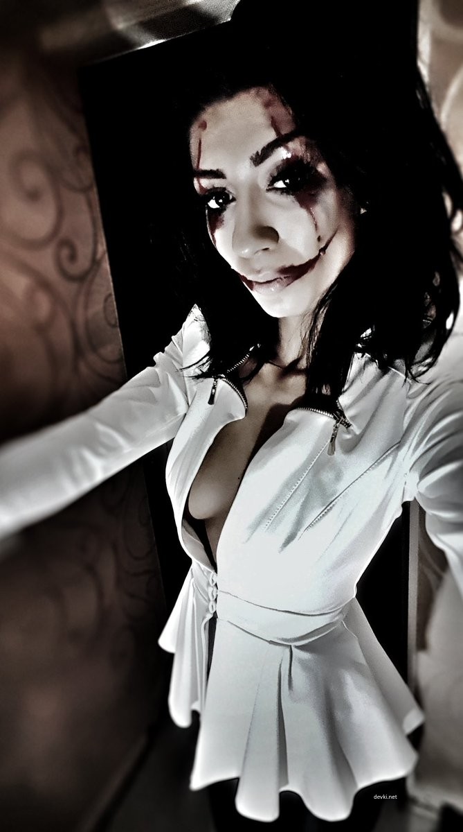 Amateur Pussy Reveals Her Tits - Explicit XXX Photo