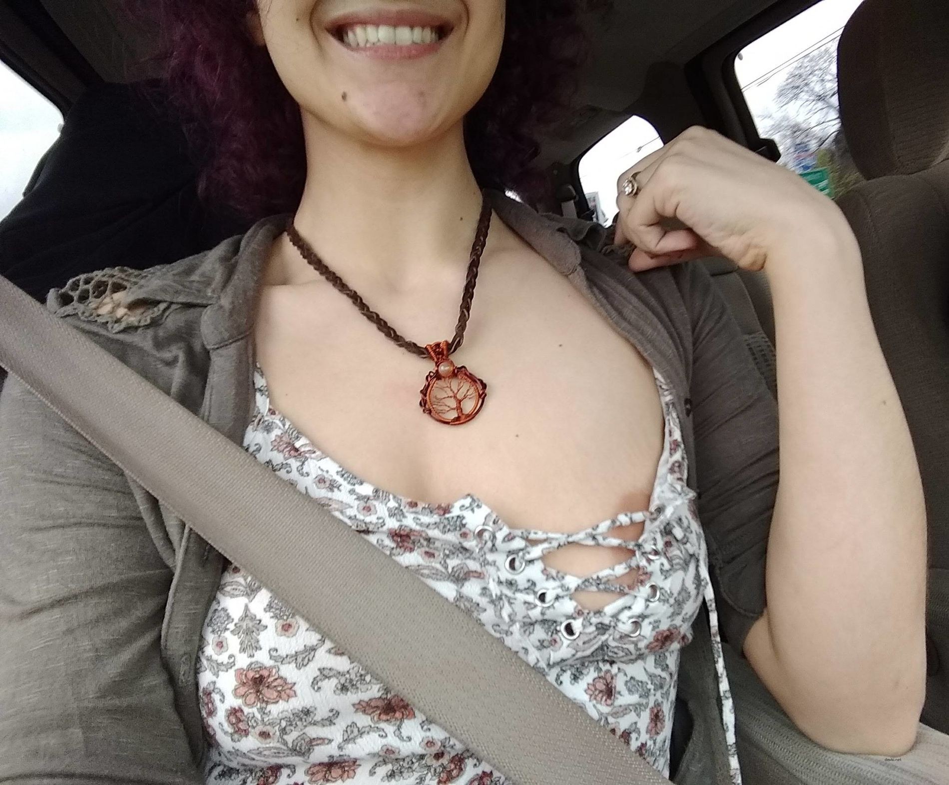 Sexy Babe in Car Gets Naughty - Amateur Explicit Photo