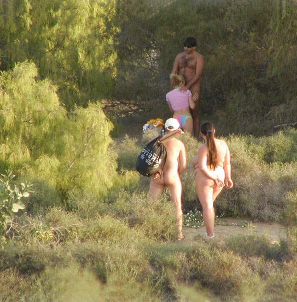 Beach Voyeur Sex: Explicit Amateur Porn Photo