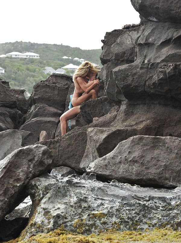 Beach Voyeur Sex: Explicit Amateur Porn Photo