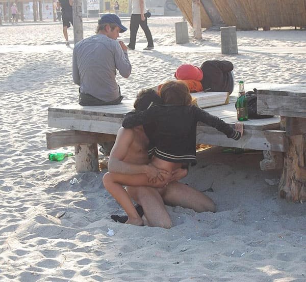 Beach Voyeur Sex: Explicit Amateur Porn Photo