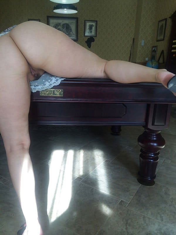 Sluts and Billiards: XXX Amateur Porn Photos