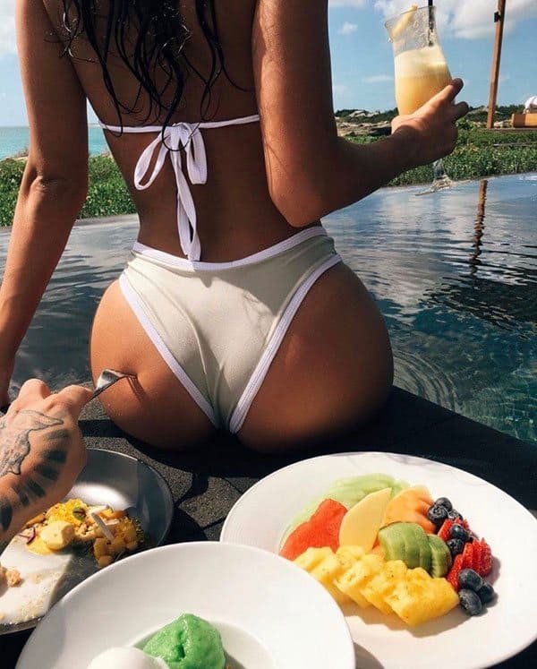 Naked Babes and Food: Explicit Amateur Photos for Adults
