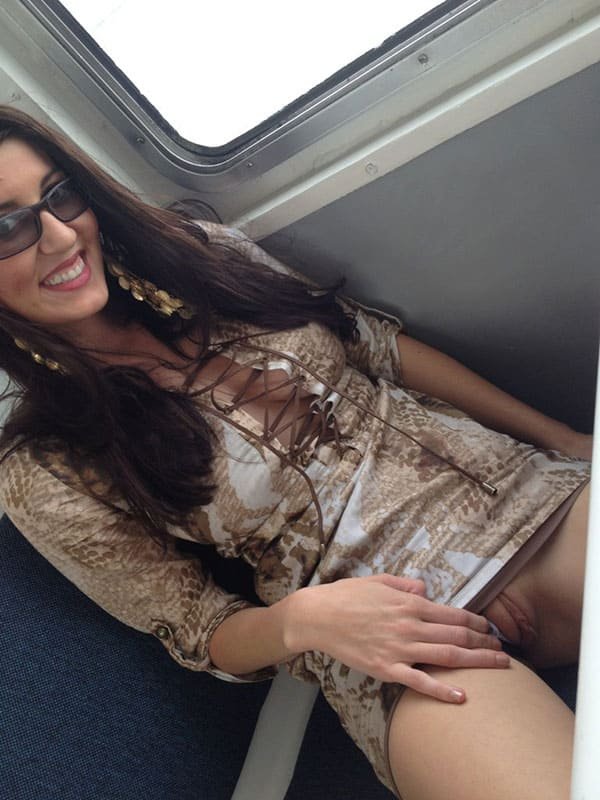 Explicit Amateur Photos: Naked Babes in Metro Caught on Camera