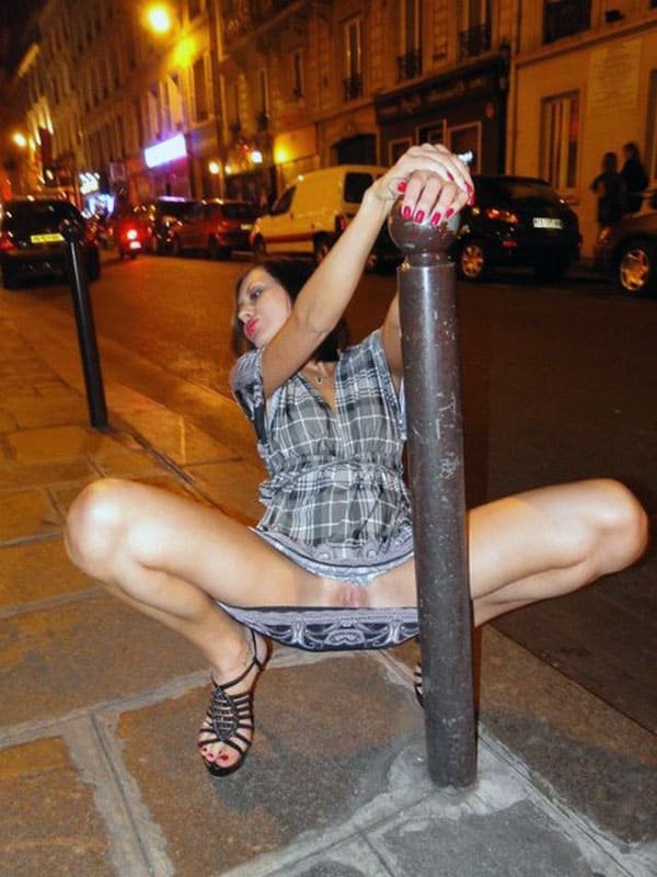 Exposed Babes Outdoors: Raw Amateur Nude Street Photos