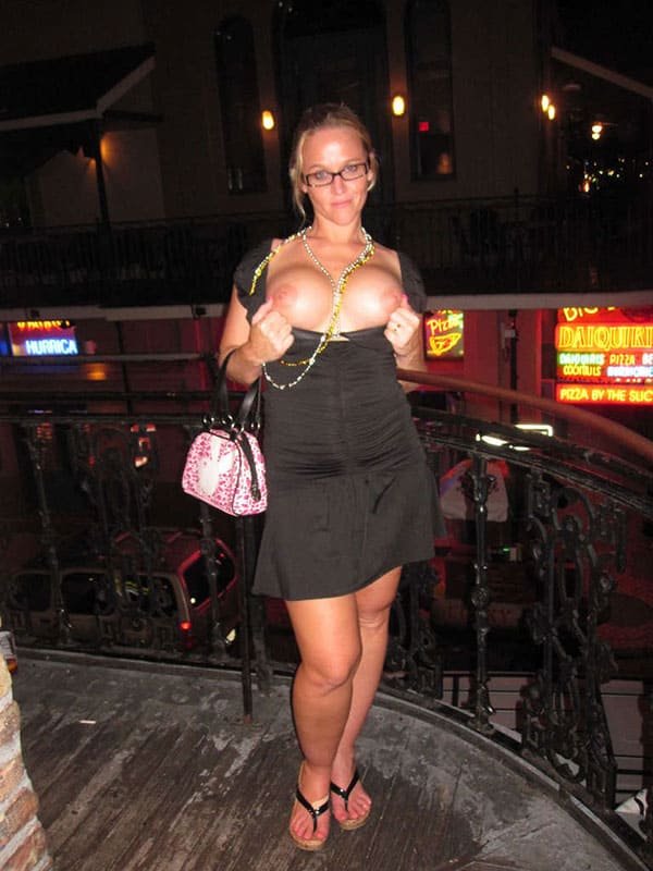 Exposed Babes Outdoors: Raw Amateur Nude Street Photos