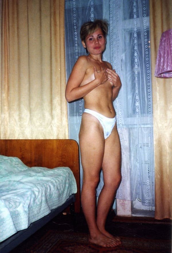 Explicit 90s Retro Babes Amateur Photo Collection