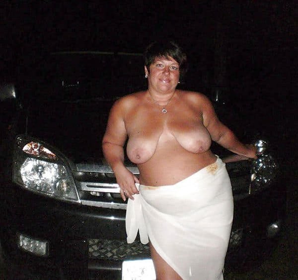 Russian BBW Wife Poses in Amateur Porn Photo Shoot