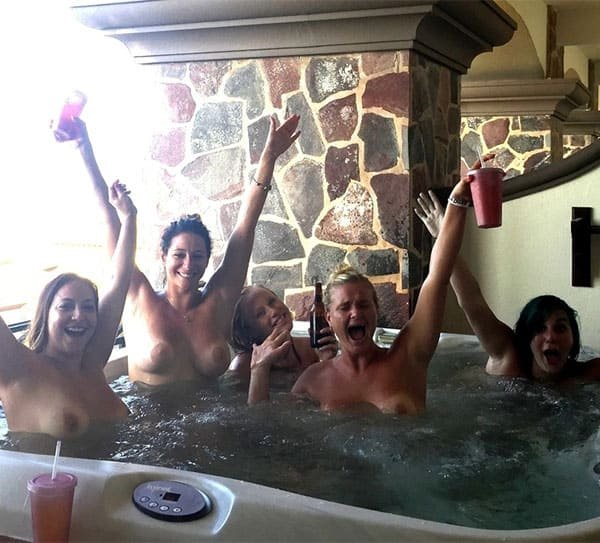 Drunk Sluts Get Wild: Amateur Porn Photos of Horny Party Girls