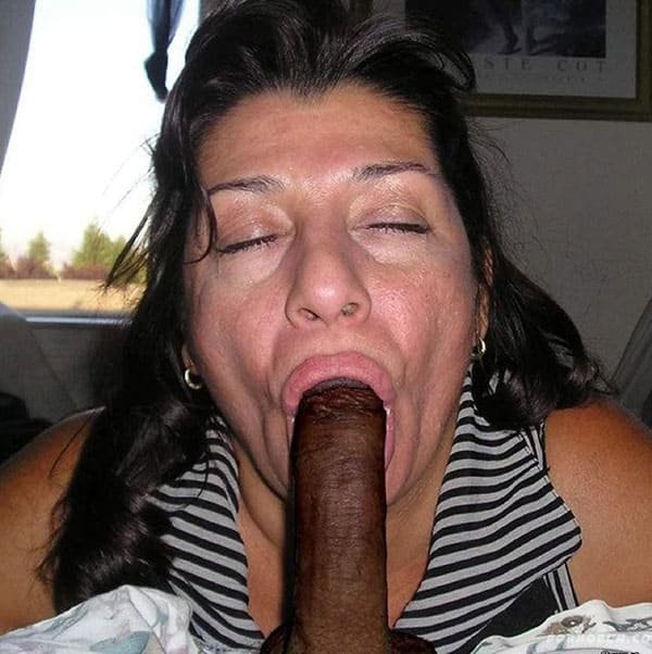 Mature Women Sucking Dicks: Explicit Amateur Porn Photos