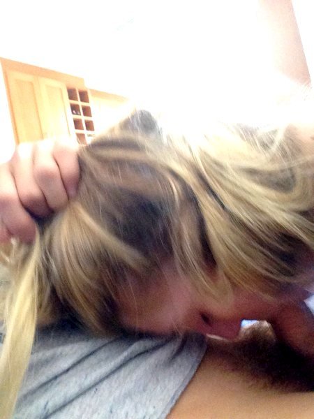 Slim Student Amateur Porn: Explicit College Girl XXX Photos