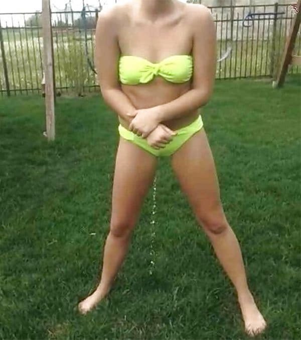 Amateur Girls Peeing Through Panties - Explicit Pee Fetish Photos