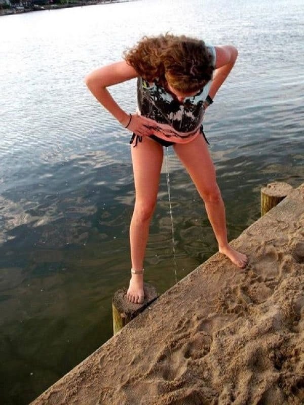 Amateur Girls Peeing Through Panties - Explicit Pee Fetish Photos
