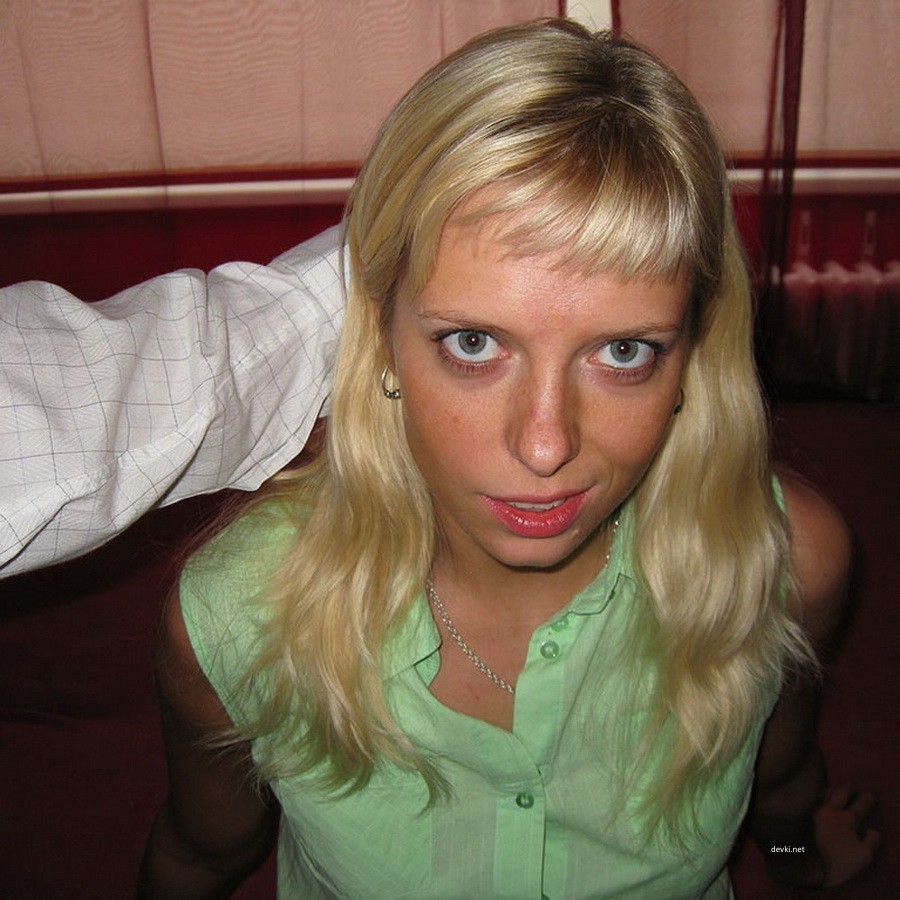 Blonde Amateur Sucks Tiny Cock - Explicit Oral Sex Photo