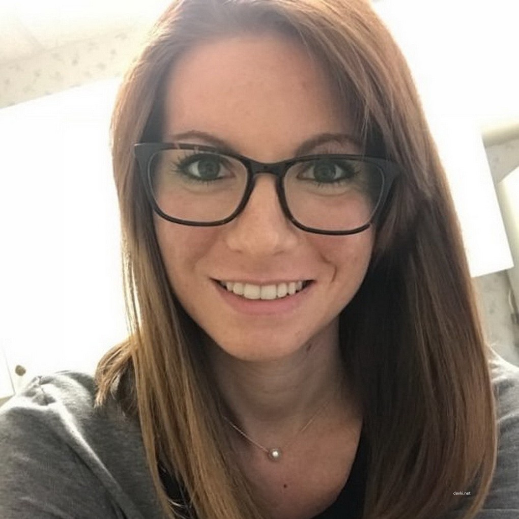 Amateur Babe with Massive Tits Masturbates - XXX Explicit Photos