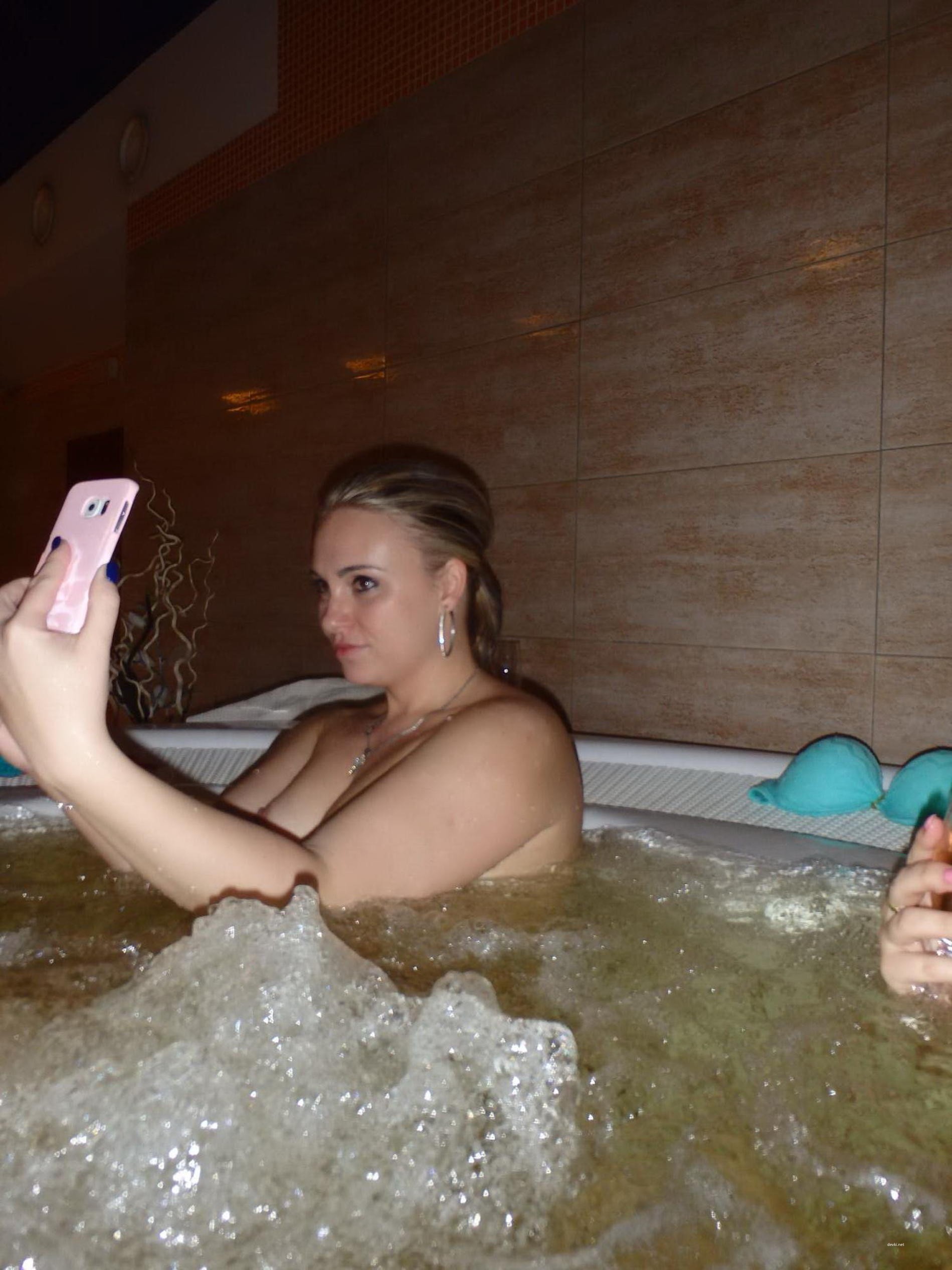 Explicit Naked Girls in Hot Tub - Amateur Photo Collection