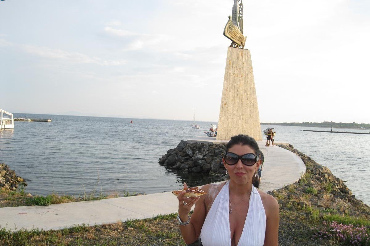 Wild Vacation in Portugal: Explicit Amateur Photo Collection