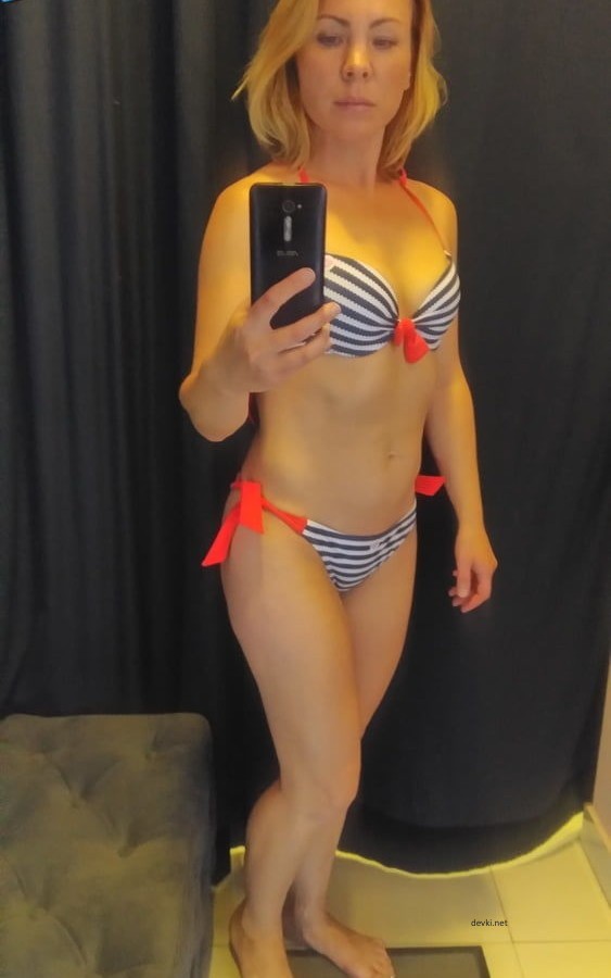 Sexy MILF Takes Explicit Selfies in Fitting Room - Amateur Porn Photos