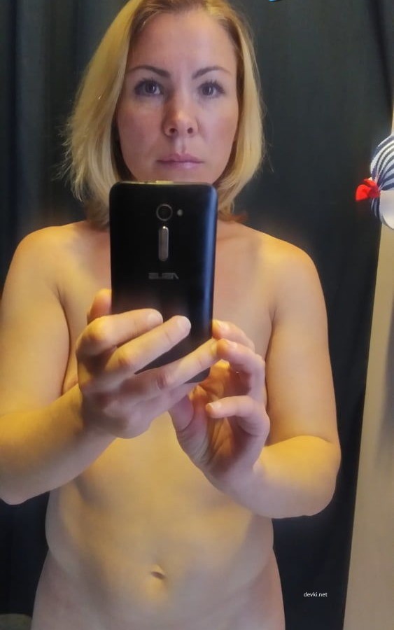 Sexy MILF Takes Explicit Selfies in Fitting Room - Amateur Porn Photos