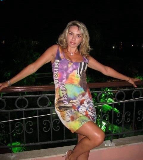 Sizzling Blonde Sucks Cock - Amateur Porn Photo