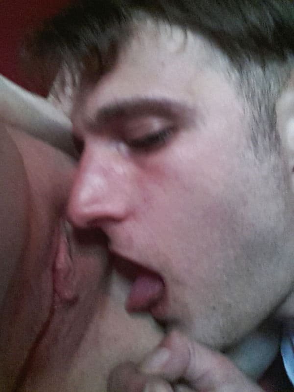 Girls Getting Their Pussies Licked - Explicit Amateur Porn Photos