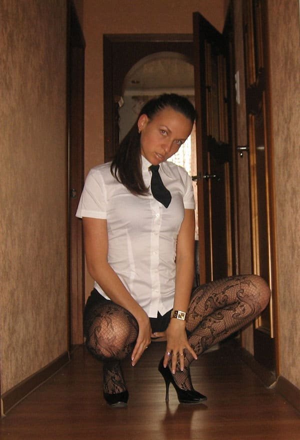 Sultry Beauty Unleashed: No Holds Barred Amateur Porn Photo Shoot