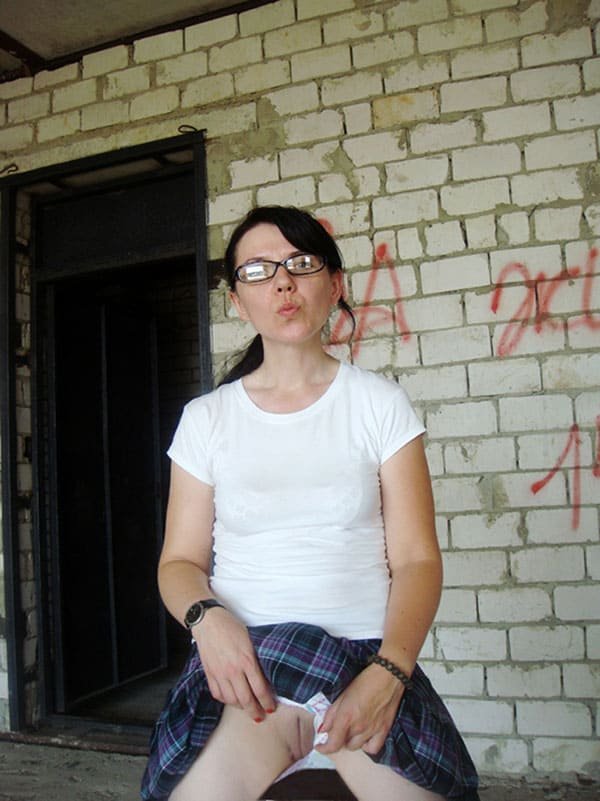 Explicit Amateur Girls Exposing Their Pussies in Photos