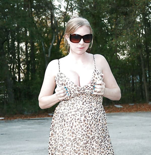 Pregnant Babe Strips in Public and Masturbates Outdoors - Explicit Amateur Porn Photo