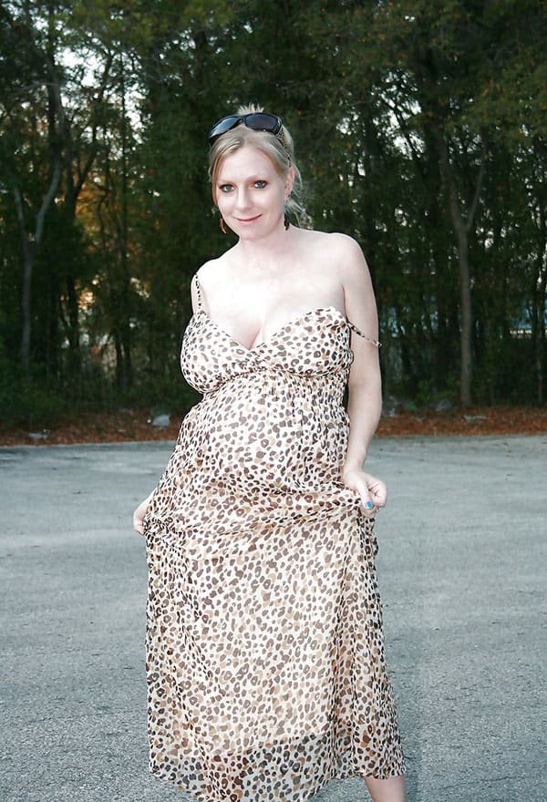 Pregnant Babe Strips in Public and Masturbates Outdoors - Explicit Amateur Porn Photo