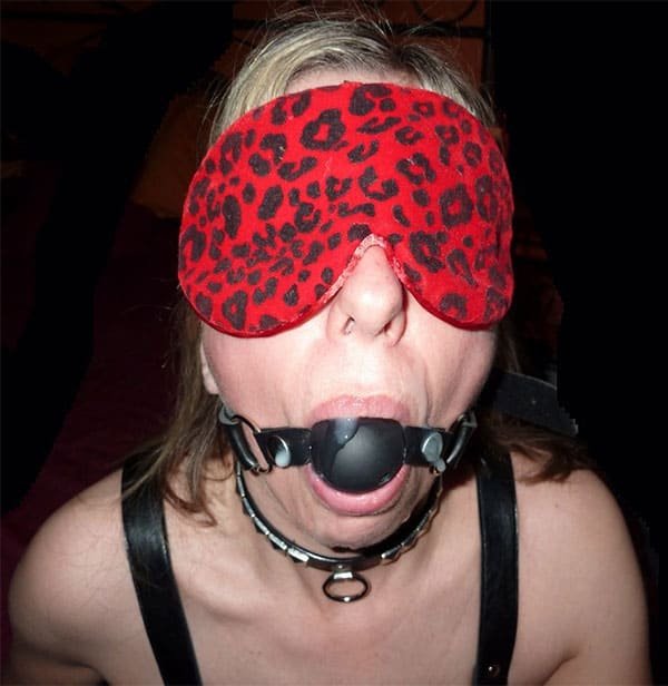Beautiful BDSM babes with gags in mouth - Amateur porn pics