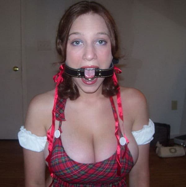 Beautiful BDSM babes with gags in mouth - Amateur porn pics