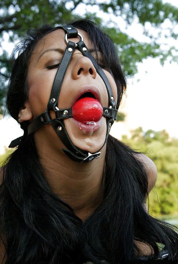 Beautiful BDSM babes with gags in mouth - Amateur porn pics