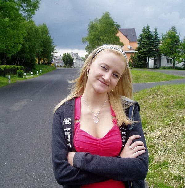 Young slut gives blowjob in public - Amateur porn photo.