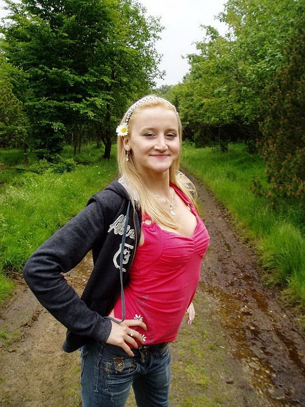 Young slut gives blowjob in public - Amateur porn photo.