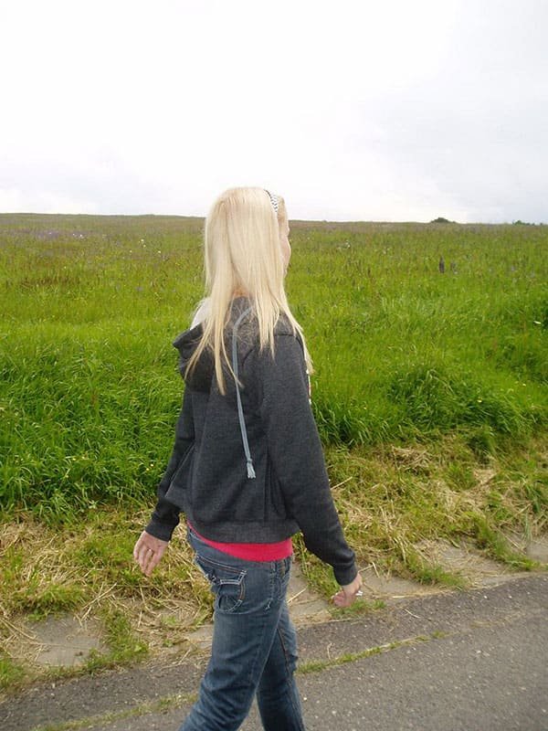 Young slut gives blowjob in public - Amateur porn photo.