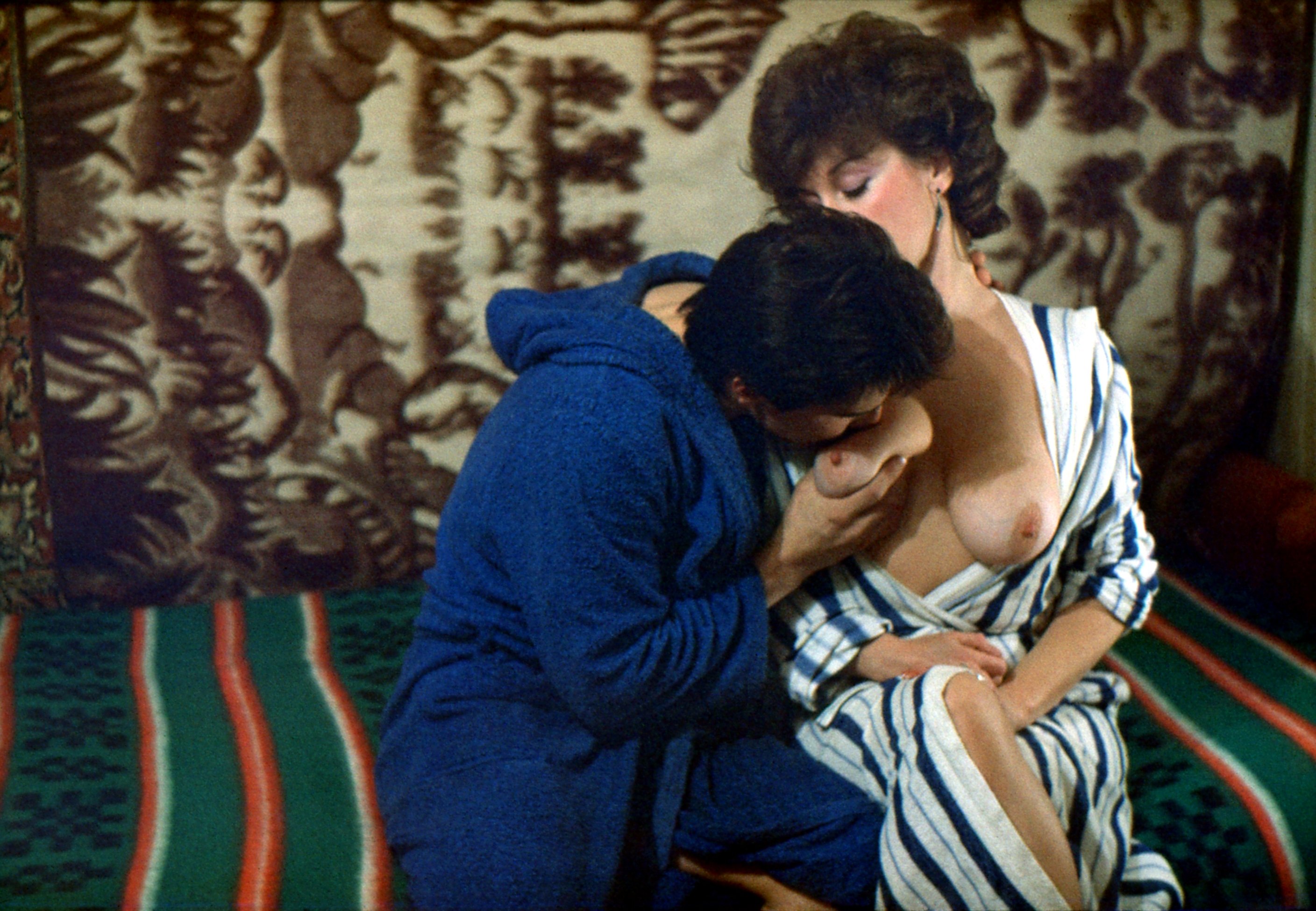 Mature Lady's Steamy Retro Affair with Young Lover - Explicit Amateur Porn Photo Story