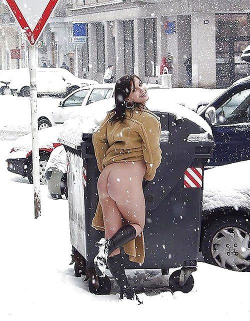 Amateur Nude Photos of Girls in Snow - Explicit Snow Nudes Collection