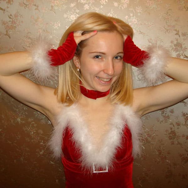 Snow Maiden Masturbates Under Christmas Tree: Explicit Amateur Porn Photo