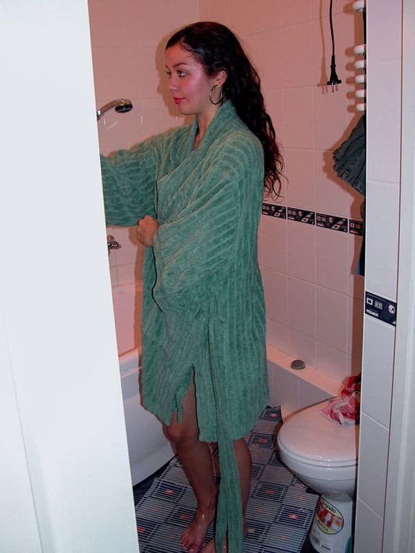 Amateur Flat Ass Washes in Shower: Explicit Nude Photo