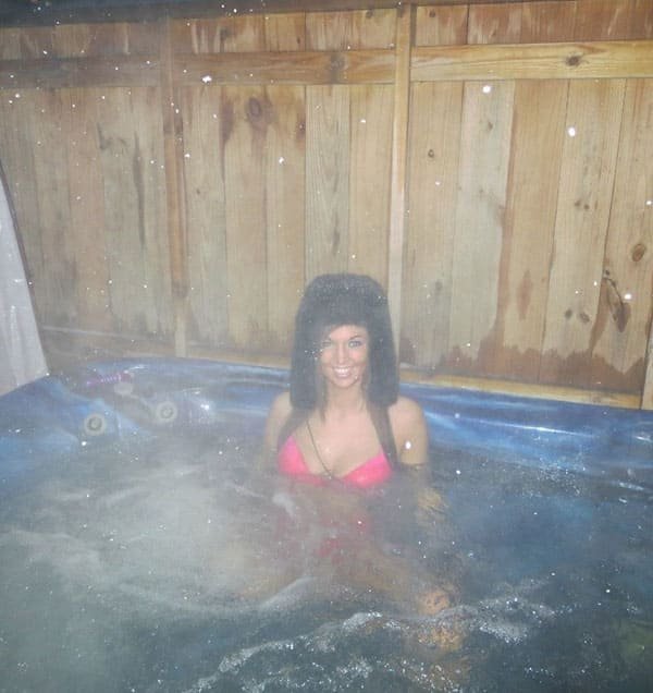 Hot Winter Masturbation in Jacuzzi by Sexy Amateur