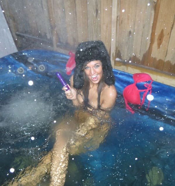 Hot Winter Masturbation in Jacuzzi by Sexy Amateur