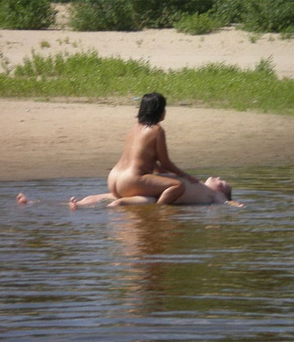 Hot Mature Nudist Couple's Explicit Water Sex Tape