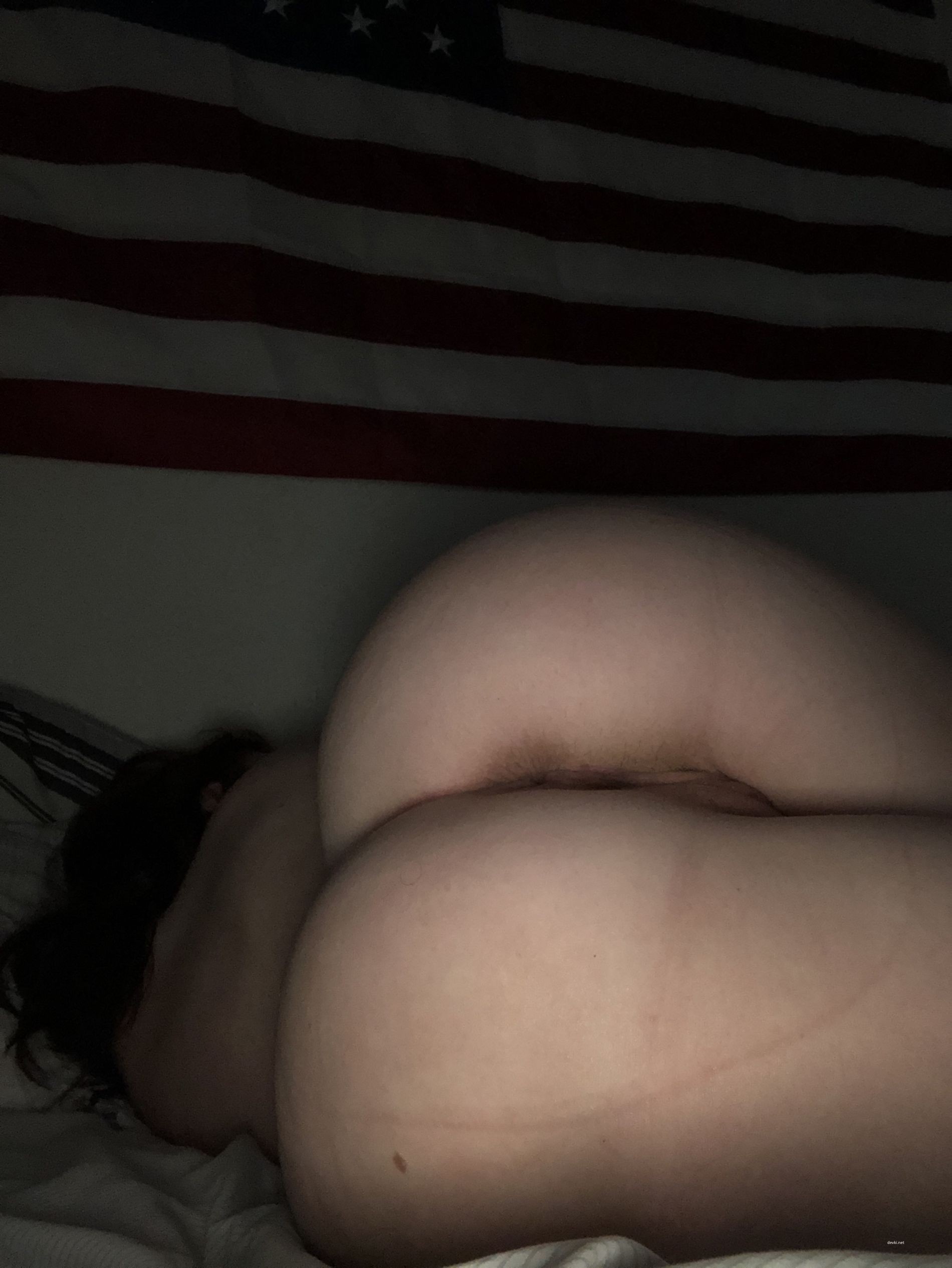 Capturing Her Gorgeous Ass: Explicit Amateur Photo Shoot