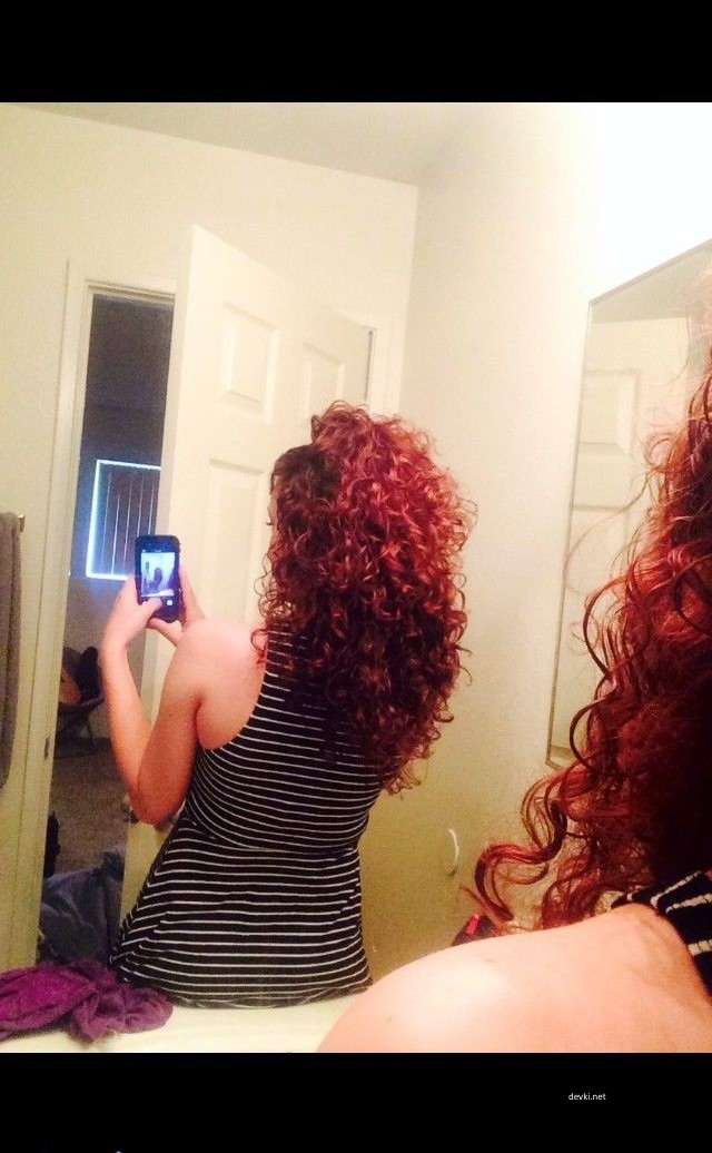 Sexy Redhead Shows Off Her Tits - Amateur Explicit Photo