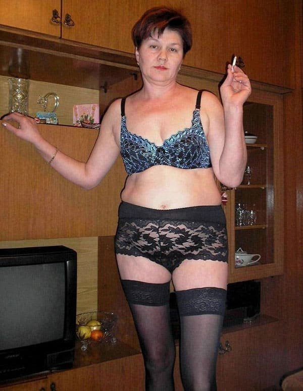 Russian Mother-in-law's Hairy Pussy Amateur Porn Photos