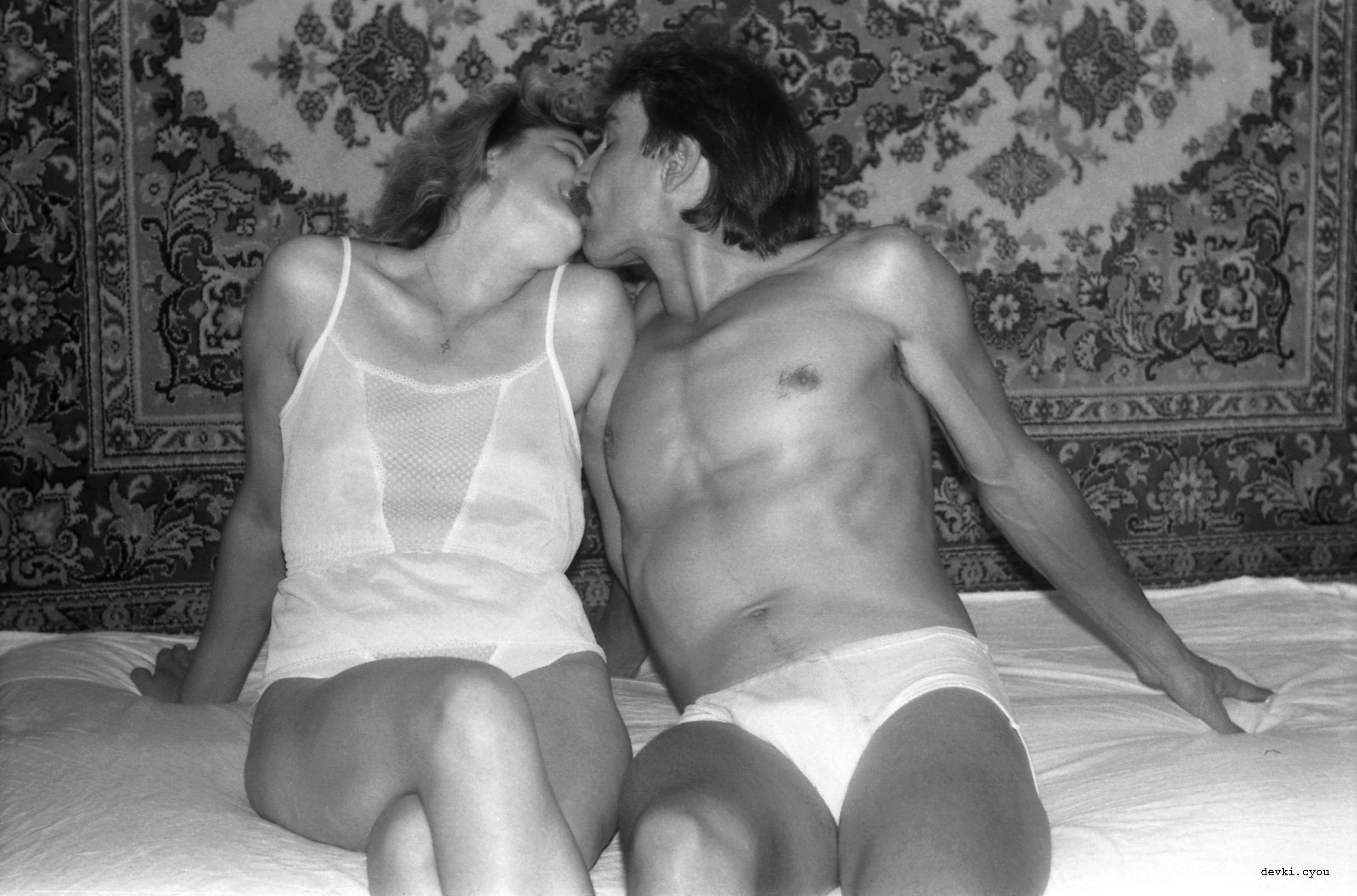 Vintage 90s Amateur Porn: Explicit Retro Sex Photos Part 1