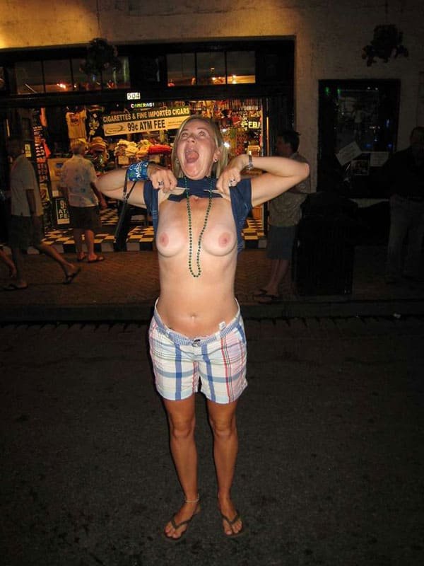 Exposed Street Whores at Night: Amateur Porn Photos